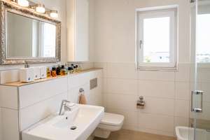 IM BELIEBTEN KÜNSTLERVIERTEL! MODERNES PENTHOUSE MIT SONNIGER DACHTERRASSE UND TIEFGARAGENSTELLPLATZ – Die vollständige Adresse der Immobilie erhältst du vom Anbieter., 65197 Rheingauviertel / Hollerborn, Wiesbaden – Vorschaubild 13