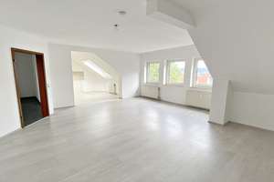 HELLE DACHGESCHOSSWOHNUNG MIT MODERNEM GRUNDRISS, TG- UND AUßENSTELLPLATZ! – Die vollständige Adresse der Immobilie erhältst du vom Anbieter., 63811 Stockstadt am Main – Vorschaubild 4