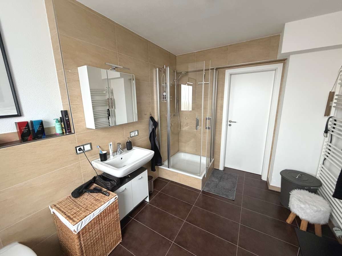 Immobilie in Althütte - 3-Familienhaus mit vielseitig nutzbarer Gewerbefläche in Althütte - Bild 13