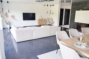 Repräsentativer Bauhaus Stil mit gehobener Ausstattung – Die vollständige Adresse der Immobilie erhältst du vom Anbieter., 55469 Simmern/Hunsrück – Vorschaubild 2