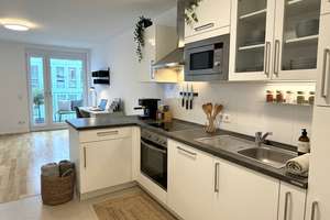 Einziehen & Genießen: Exklusiv möbliertes Spree-Apartment in Bestlage!