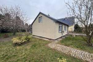 Charmantes Einfamilienhaus mit großem Grundstück und Entwicklungspotenzial in Berlin-Bohnsdorf – Die vollständige Adresse der Immobilie erhältst du vom Anbieter., 12526 Bohnsdorf, Berlin – Vorschaubild 10