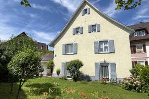 Eine großartige, parkähnliche Liegenschaft mit charmantem Zweifamilienwohnhaus und Doppelgarage ! – Die vollständige Adresse der Immobilie erhältst du vom Anbieter., 79650 Schopfheim – Vorschaubild 2