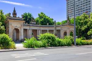 Vier Zimmer, alle mit Loggienzugang: Wohnen im 12. Stock, Berlin-Mitte – Die vollständige Adresse der Immobilie erhältst du vom Anbieter., 10117 Mitte (Ortsteil), Berlin – Vorschaubild 16