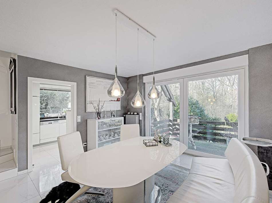 Essbereich mit Balkon
