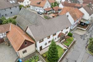 Idyllisches Zuhause mit Scheune und Garten- wartet auf Sie! – Die vollständige Adresse der Immobilie erhältst du vom Anbieter., 63679 Schotten – Vorschaubild 2