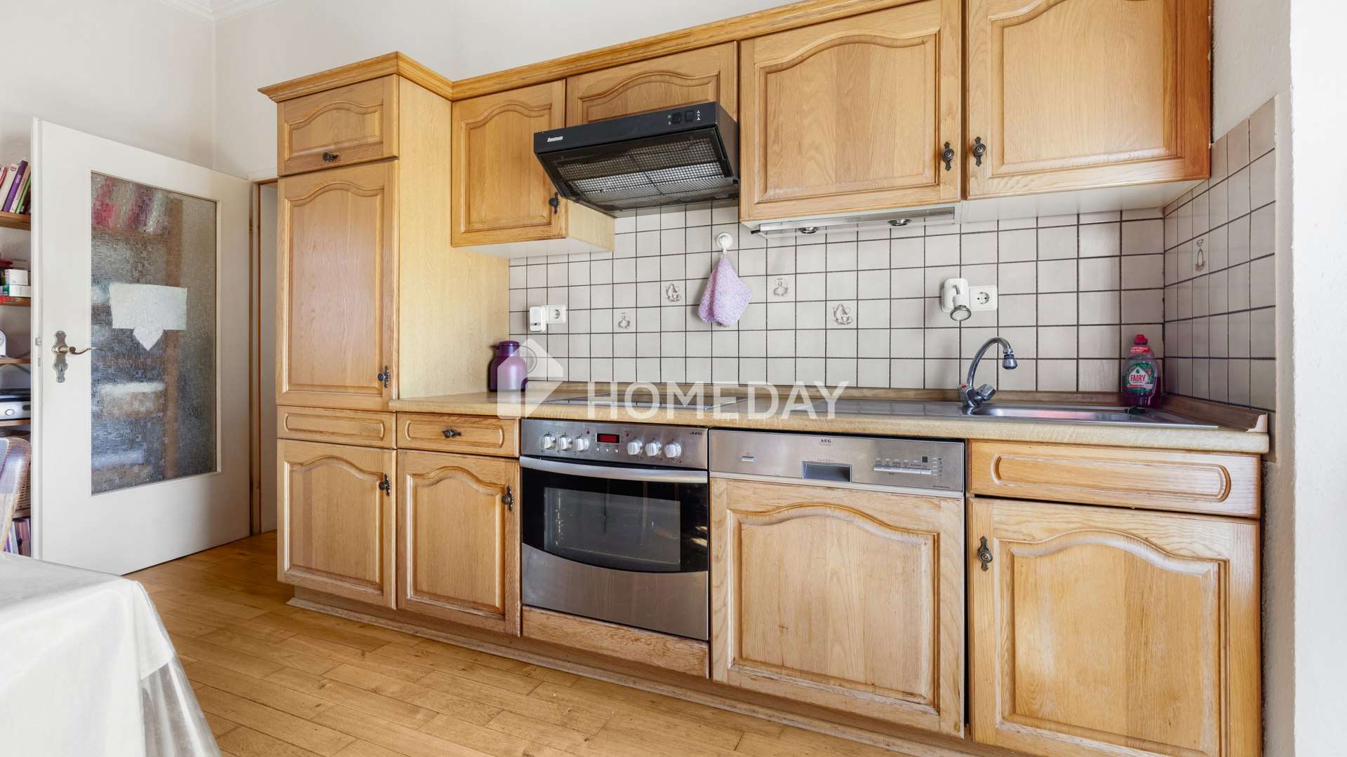 Immobilie in Neukirchen bei Sulzbach-Rosenberg - Wohnen mit Geschichte – ehemaliges Schulhaus mit großem Garten und 2 Wohneinheiten
 - Bild 11