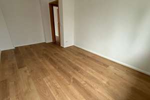 Modernes Laminat / 2. OG / sonniger Balkon - Bad mit Dusche + Fenster ! – Richard-Wagner-Straße 60, 9119 Kappel, Chemnitz – Vorschaubild 17