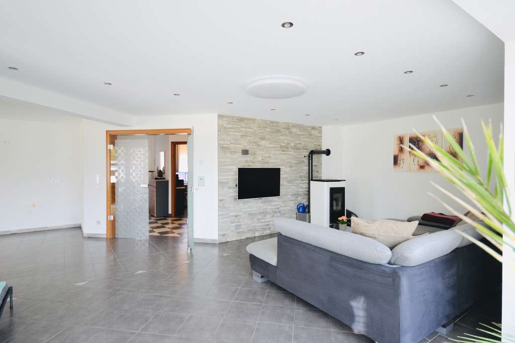 Immobilie in Fischach - Großzüge DHH -… modern, hell und jede Menge Platz! - Bild 2