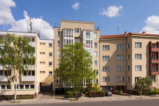 Moderne 3 Zimmerwohung Mit Balkon Zu Vermieten