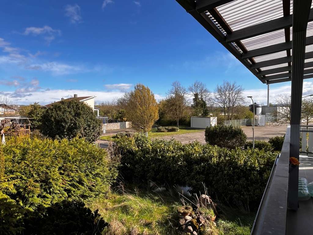 Immobilie in Kronau - Neuwertige 3ZKB mit Garage, Stellplatz und großem Balkon - Bild 1