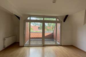 Schicke Dachgeschosswohnung im Herzen Tempelhofs