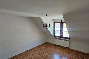 Sanierte Dachgeschosswohnung über den Dächern von Heidelberg Bergheim – Bluntschlistraße 23, 69115 Bergheim, Heidelberg – Vorschaubild 2