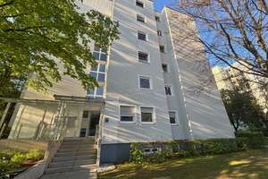 Modernisierte 4-Zimmer-Wohnung mit Süd-Loggia zentral in Perlach