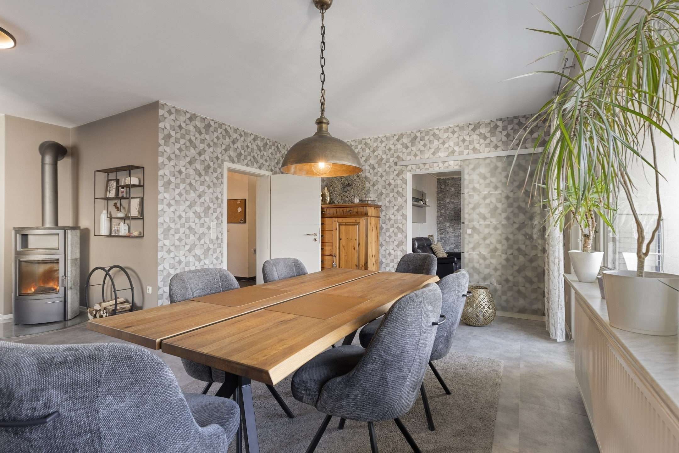 Immobilie in Brachbach - Einzugsbereit! Einfamilienhaus mit Einliegerwohnung in Brachbach * RENOVIERT und teilw. modernisiert - Bild 12