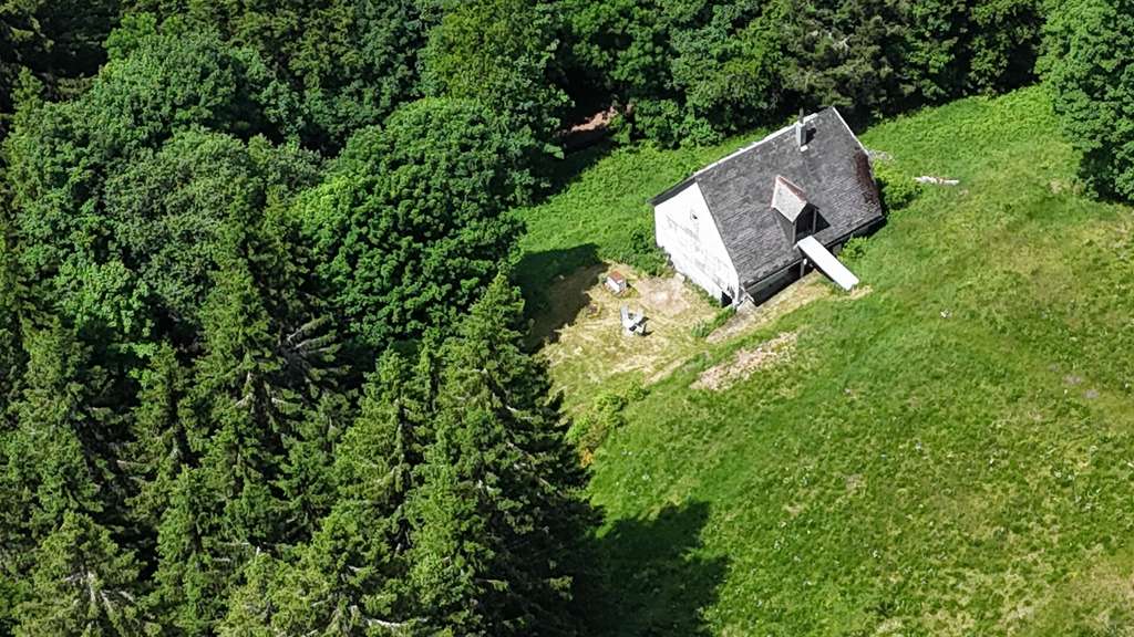 Immobilie in Furtwangen im Schwarzwald - Schwarzwaldhaus in einzigartiger Alleinlage – Ruhe, Natur und Privatsphäre pur - Bild 2