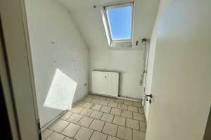Dachgeschosswohnung mit Balkon – komplett saniert (2015) – Gerlingstr 194, 47167 Neumühl, Duisburg – Vorschaubild 11