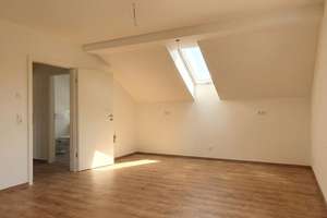 Erstbezug: Lichtdurchflutete neu erbaute Dachgeschosswohnung über dem Norden Ingolstadts – Kleiststr. 41, 85055 Nordost, Ingolstadt – Vorschaubild 2