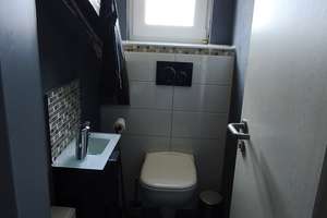 Gemütliche 3-Zimmer-Dachgeschosswohnung mit EBK & Stellplatz – 64319 Pfungstadt – Vorschaubild 6