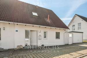 Doppelhaushälfte mit Südgarten, geschützter Terrasse und klarer Raumaufteilung – Die vollständige Adresse der Immobilie erhältst du vom Anbieter., 84048 Mainburg – Vorschaubild 2