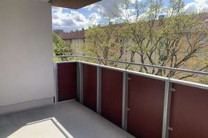 Familienfreundliches Wohnen: 4 Zimmer mit Balkon und Wohlfühlcharakter – Rothenburger Str. 183, 90439 St. Leonhard, Nürnberg – Vorschaubild 1