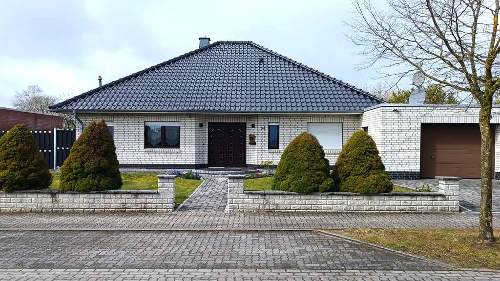 Immobilie in Hankensbüttel - Gepflegtes Einfamilienhaus mit Garage in Hankensbüttel - Bild 0