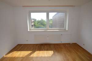RÖNPAGEL IMMOBILIEN: Bothfeld - ETW 3 Zimmer + 2 Bäder + Loggia + TG optional – Salzwedeler Hof 3, 30179 Sahlkamp, Hannover – Vorschaubild 9