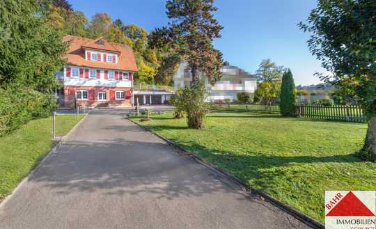 Wohnen und Arbeiten verbinden: Haus der vielen Möglichkeiten mit zusätzlichem Baugrundstück!