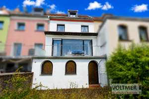 EINGEPACKT - charmantes Reihenmittelhaus mit Garage und Dachterrasse in Saarbrücken!