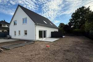 Erstbezug: 4 Doppelhaushälften mit gehobener Ausstattung und Designer-Küche in Burgwedel OT Thönse – Reihermoorweg 19, 30938 Burgwedel – Vorschaubild 2