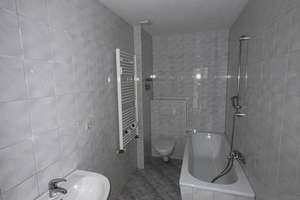 Günstige DG 2-Zimmer mit Wanne und Laminat in guter Lage! – Kantstraße 75, 9126 Gablenz, Chemnitz – Vorschaubild 4