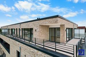 Exklusives Penthouse mit umlaufender Dachterrasse und Blick ins Grüne in Oberneuland – Die vollständige Adresse der Immobilie erhältst du vom Anbieter., 28355 Oberneuland, Bremen – Vorschaubild 1