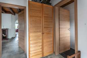 Großzügiges Wohnhaus mit Einliegerwohnung in sonniger Aussichtslage von Hilzingen Binningen – Die vollständige Adresse der Immobilie erhältst du vom Anbieter., 78247 Hilzingen – Vorschaubild 3