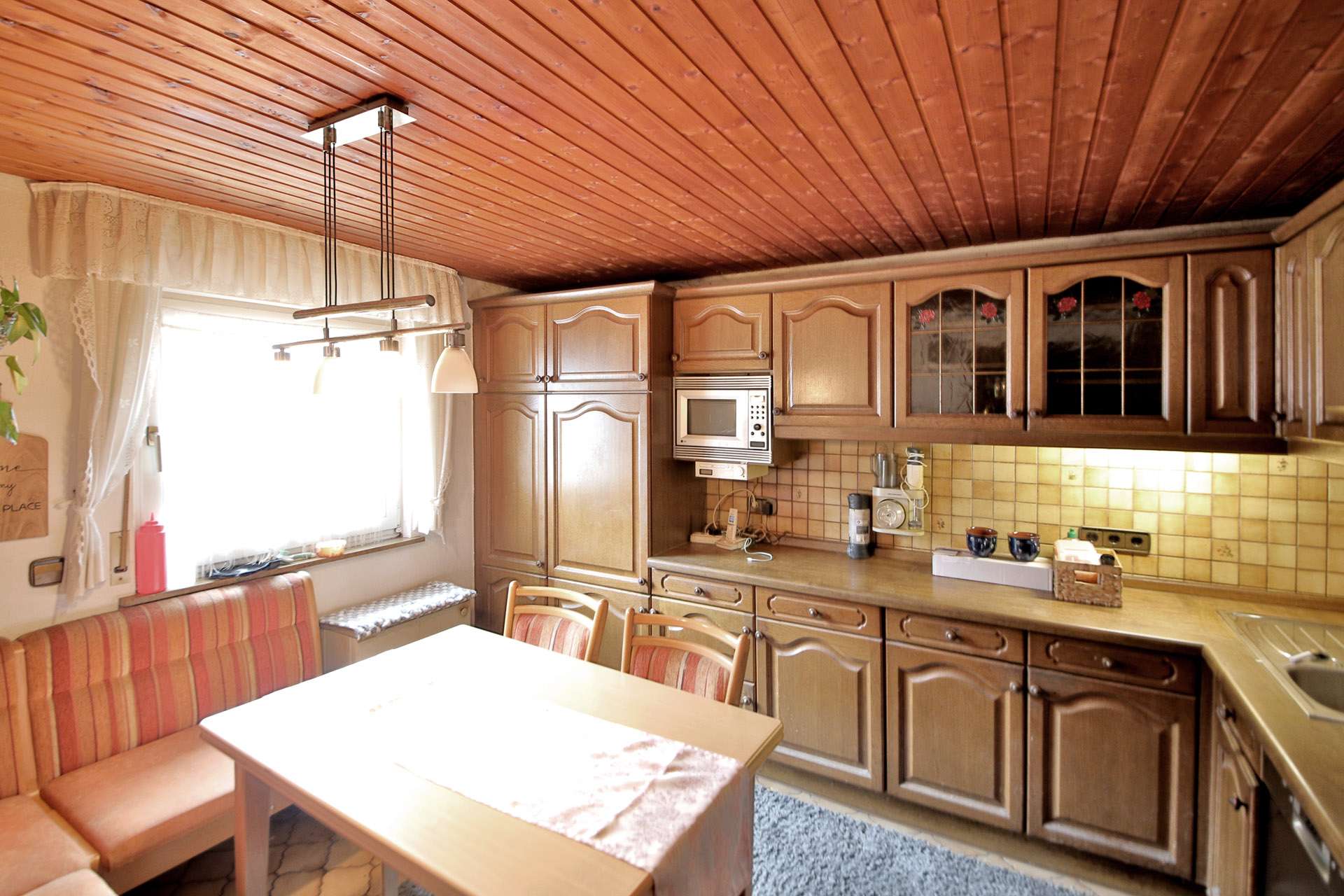 Immobilie in Keltern - Ihr Zuhause mit Perspektive: Charmante Doppelhaushälfte mit Garten in Keltern-Weiler - Bild 5