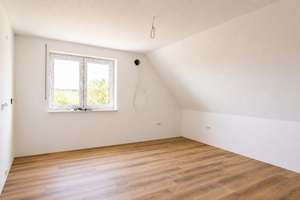 Moderne Neubau-Dachgeschosswohnung mit Balkon und ausgebautem Spitzboden – Die vollständige Adresse der Immobilie erhältst du vom Anbieter., 26624 Südbrookmerland – Vorschaubild 4