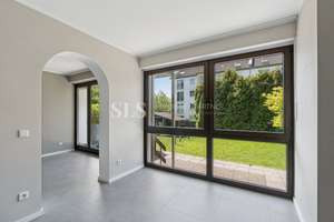 Ruheoase mit großem Garten und Terrasse – Stilvolle Erdgeschosswohnung im Herzen von Schmachtendorf – Die vollständige Adresse der Immobilie erhältst du vom Anbieter., 46147 Sterkrade-Nord, Oberhausen – Vorschaubild 1