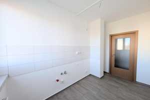 Sonnige 3-Raumwohnung inkl. Loggia mit Markise - auch WG-geeignet! – Carl-Bobach-Straße 14, 9120 Chemnitz – Vorschaubild 6