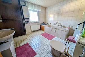 PROVISIONSFREI: In Lieberhausen: Gemütliches Haus in zweiter Reihe mit 2 Garagen und 2 Scheunen – Die vollständige Adresse der Immobilie erhältst du vom Anbieter., 51647 Gummersbach – Vorschaubild 4