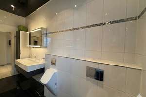 Exklusives Wohnglück mit privater Pool-Wellnesslandschaft – Die vollständige Adresse der Immobilie erhältst du vom Anbieter., 46117 Osterfeld-Ost, Oberhausen – Vorschaubild 9