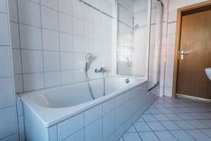 Wohnen mit Charme: Sonnige 3-Zimmer-Wohnung mit Südbalkon in Stadtfeld-Ost – Freiherr-vom-Stein-Straße 32, 39108 Stadtfeld Ost, Magdeburg – Vorschaubild 11