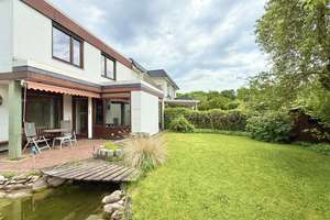 Zeitlos schönes Reihenhaus im Bauhausstil mit 2 Terrassen & schönem Garten in guter Lage – Die vollständige Adresse der Immobilie erhältst du vom Anbieter., 30853 Langenhagen – Vorschaubild 2