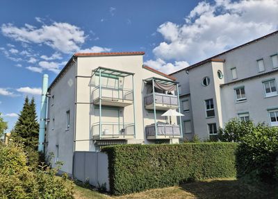 Gartenwohnung in Top-Zustand mit FBH und zwei TG Plätzen incl. Wallbox - frei werdend -