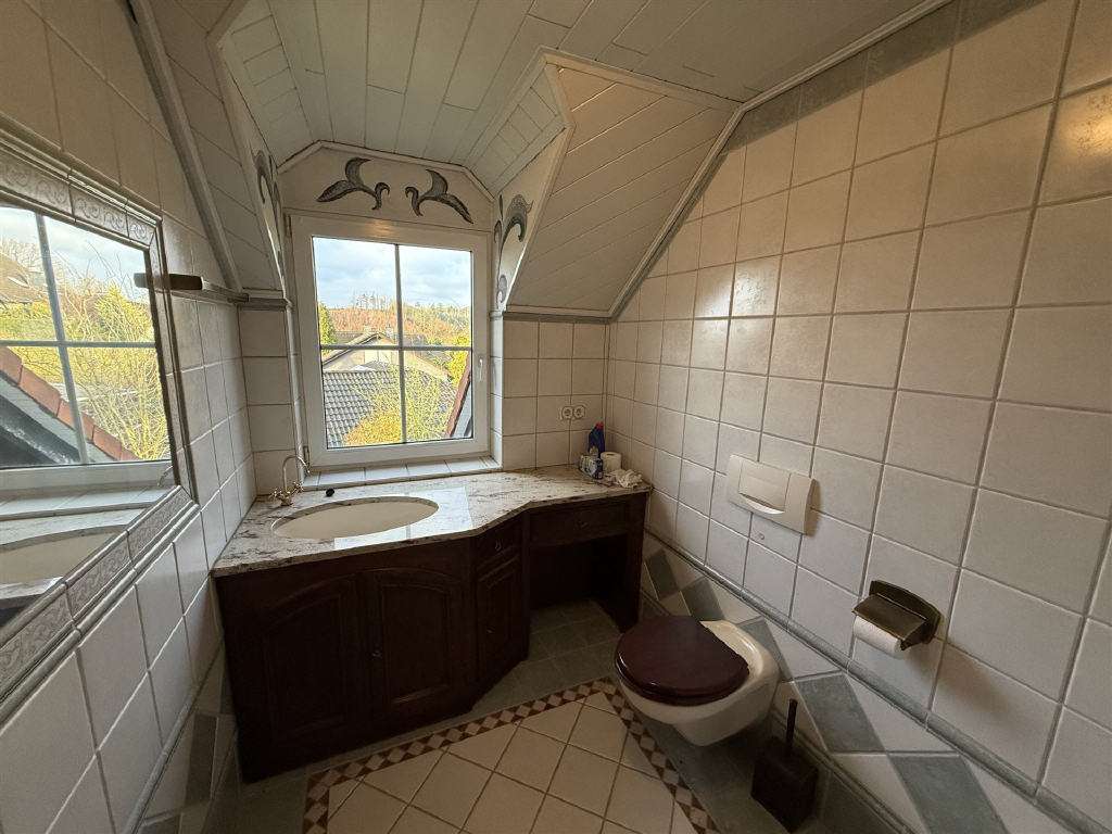 Immobilie in Engelskirchen - Großzügiges Wohnhaus mit Einliegerwohnung - Bild 12