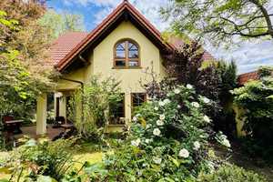 Stilvolles Einfamilienhaus mit einzigartigem Grundriss und liebevoll angelegtem Garten  – Potsdam-Mittelmark (Kreis) – Vorschaubild 1