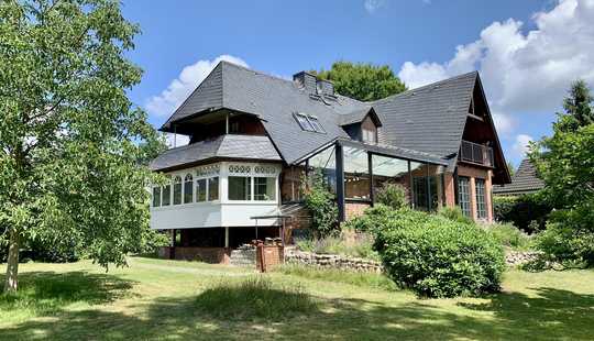 Bild von Außergewöhnliches Einfamilienhaus auf großzügigem Grundstück