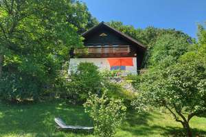 Schönes Einfamilienhaus mit sehr großem Garten