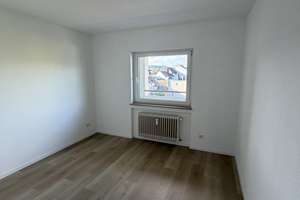 Trier-Süd: Oberste Ebene mit großer Balkonfront – Die vollständige Adresse der Immobilie erhältst du vom Anbieter., 54290 Süd, Trier – Vorschaubild 3