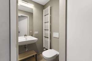 Dein Start ins Wintersemester: Möbliertes & zentrales Apartment in Köln Ehrenfeld | Classic Studio – Venloer Straße 241 - 245, 50823 Ehrenfeld (Ortsteil), Köln – Vorschaubild 4