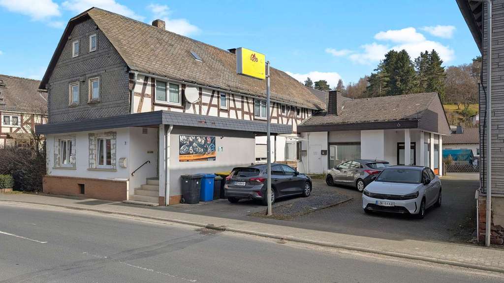 Immobilie in Steffenberg - Mehrfamilienhaus mit separater Gewerbeeinheit - Bild 1