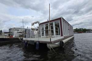 Modernes, autarkes Hausboot mit Terrasse und Liegeplatz in Berlin – Die vollständige Adresse der Immobilie erhältst du vom Anbieter., 12459 Oberschöneweide, Berlin – Vorschaubild 3